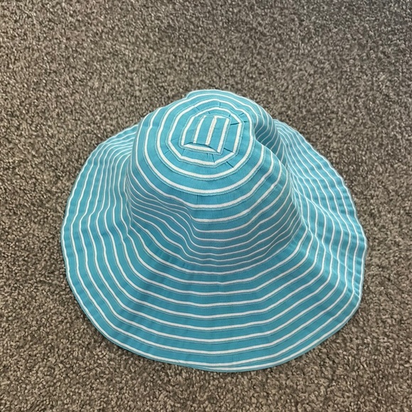 Turquoise and White bucket hat with striped pattern  the perfect sun hat - Picture 2 of 9